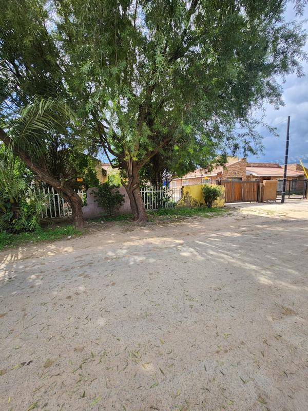 10 Bedroom Property for Sale in Montshioa North West